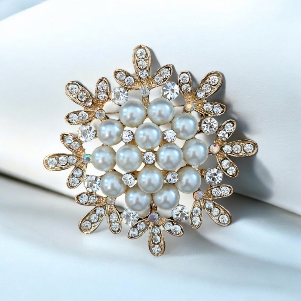 Beautiful round brooch with faux pearls, crystals and Aurora beads.
